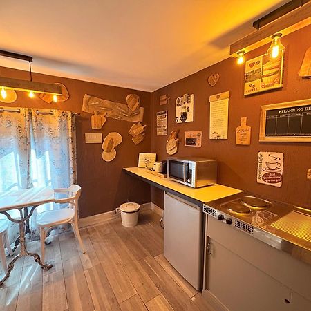 Comme A La Ferme Bed & Breakfast Дюрби Екстериор снимка