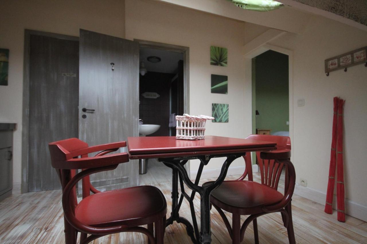 Comme A La Ferme Bed & Breakfast Дюрби Екстериор снимка