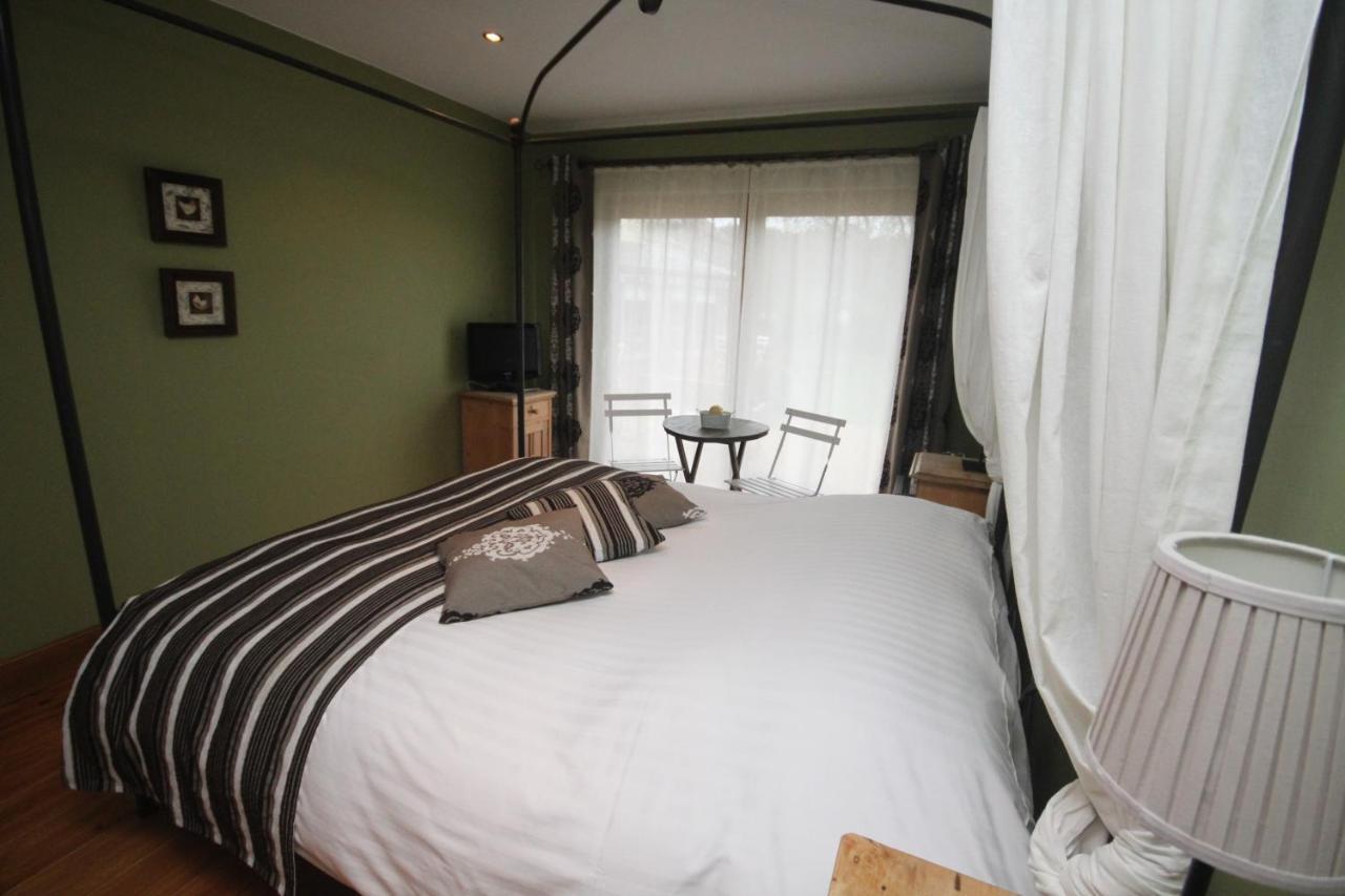 Comme A La Ferme Bed & Breakfast Дюрби Стая снимка