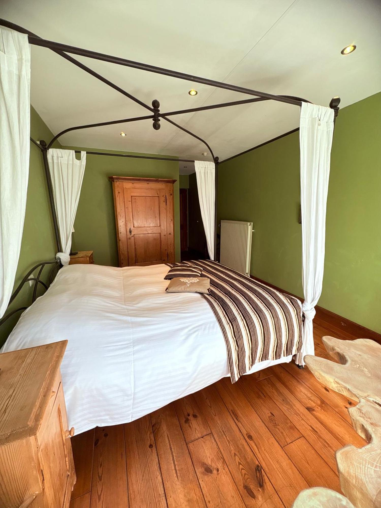 Comme A La Ferme Bed & Breakfast Дюрби Екстериор снимка