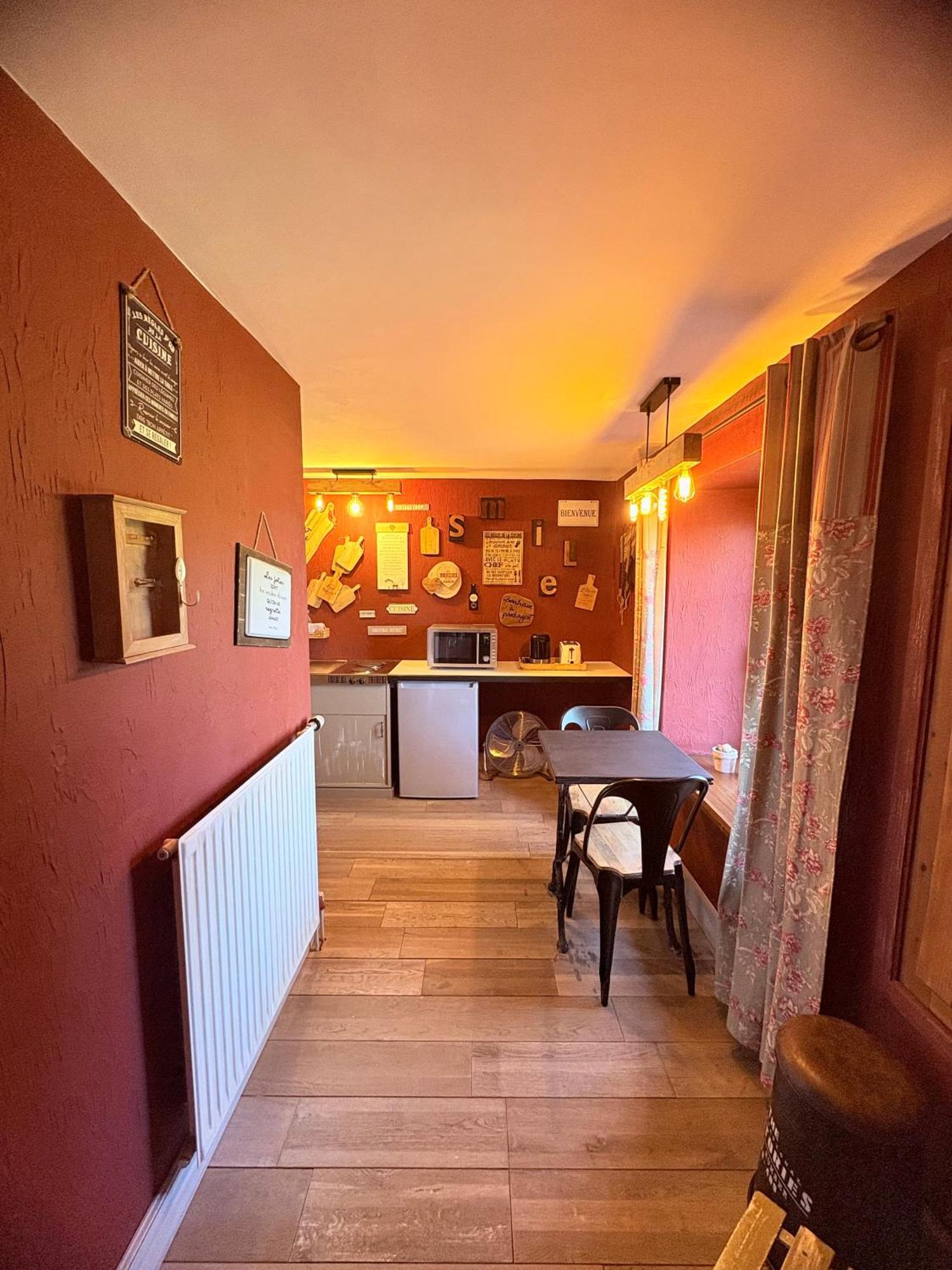 Comme A La Ferme Bed & Breakfast Дюрби Екстериор снимка